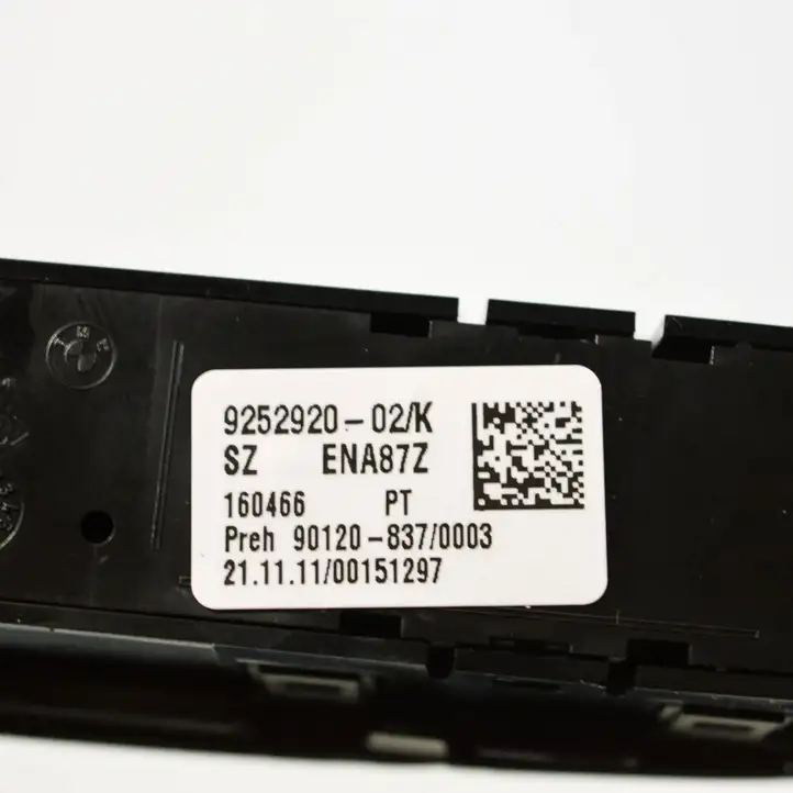 BMW 3 F30 F35 F31 (2012 - 2018) 9252920 Кнопка фаркопа в багажнике — фото 2