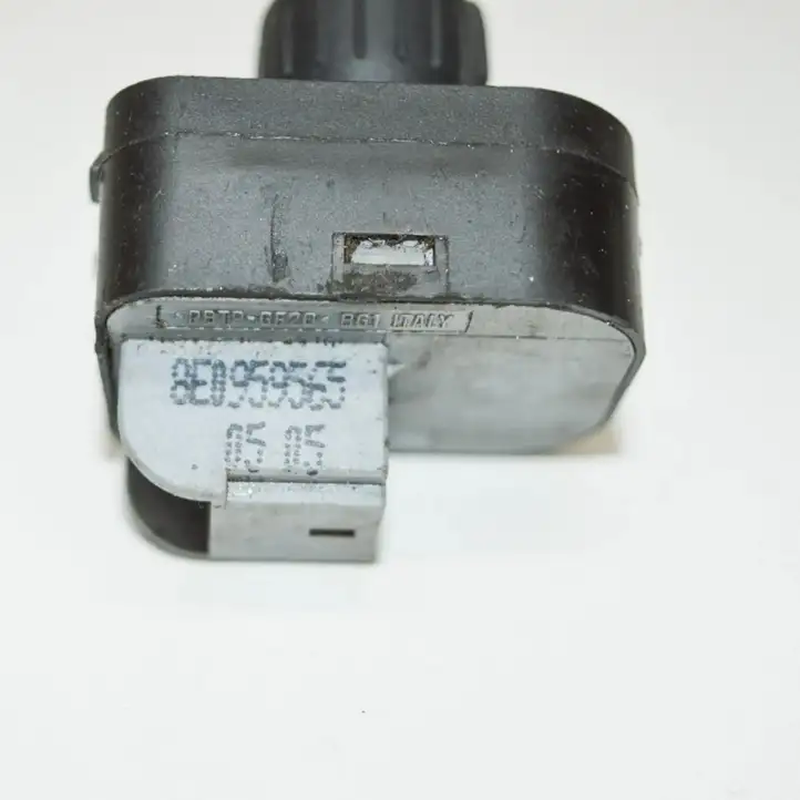 Audi A4 S4 B6 8E 8H (2000 - 2006) 8E0959565 Кнопка фаркопа в багажнике — фото 5