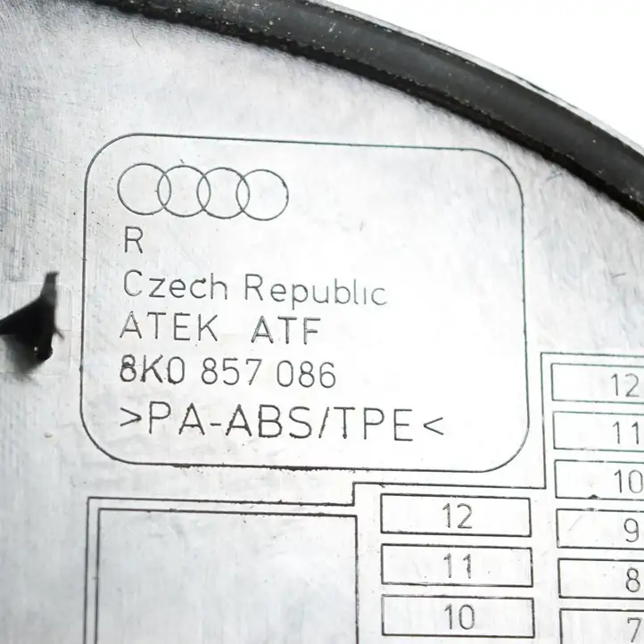 Audi A4 S4 B8 8K (2007 - 2011) 8K0857086 Прочие детали салона — фото 4