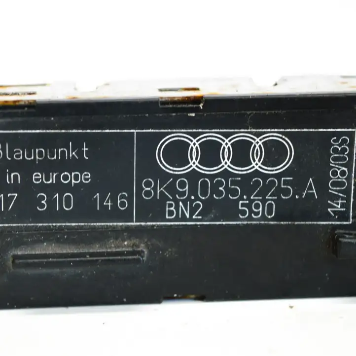 Audi A4 S4 B8 8K (2007 - 2011) 8K9035225A Усилитель антенны — фото 3
