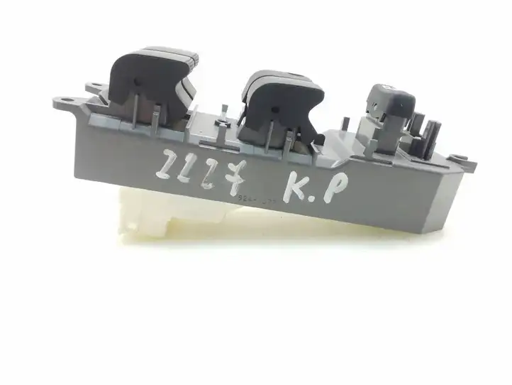 Toyota Auris 150 (2006 - 2012) 8482002210 Блок кнопок стеклоподъемников — фото 3