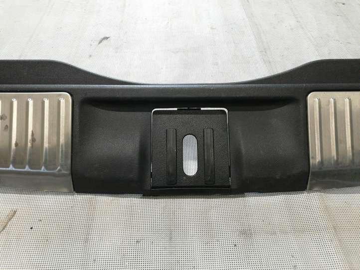 Honda Accord (2008 - 2016)  84640TL4G0 Отделка порога багажника