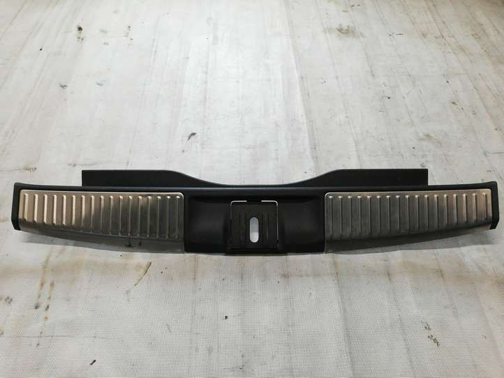 Honda Accord (2008 - 2016)  84640TL4G0 Отделка порога багажника