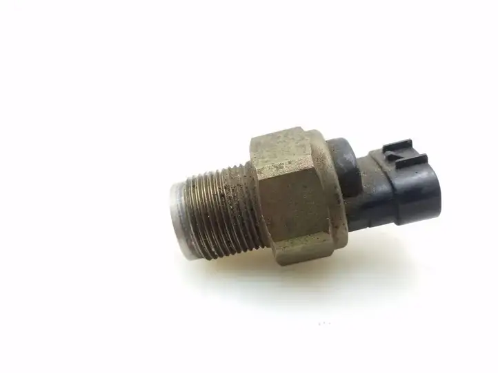 Toyota Corolla Verso AR10 (2004 - 2009) 8945871010 Датчик уровня топлива — фото 1