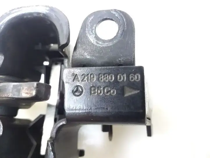 Mercedes-Benz R W251 (2005 - 2013) A2198800160 Ручка открытия капота — фото 2