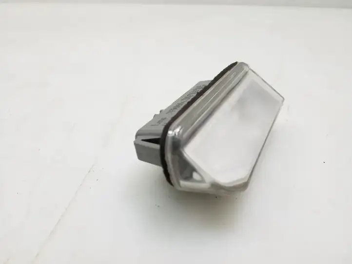 Lexus IS 220D-250-350 (2005 - 2010) 8127053020 Подсветка номера — фото 3