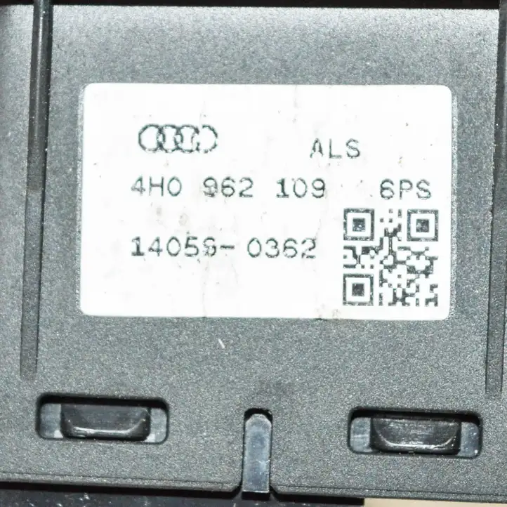 Audi A6 C7 (2014 - 2018) 4H0962109 Кнопка фаркопа в багажнике — фото 5