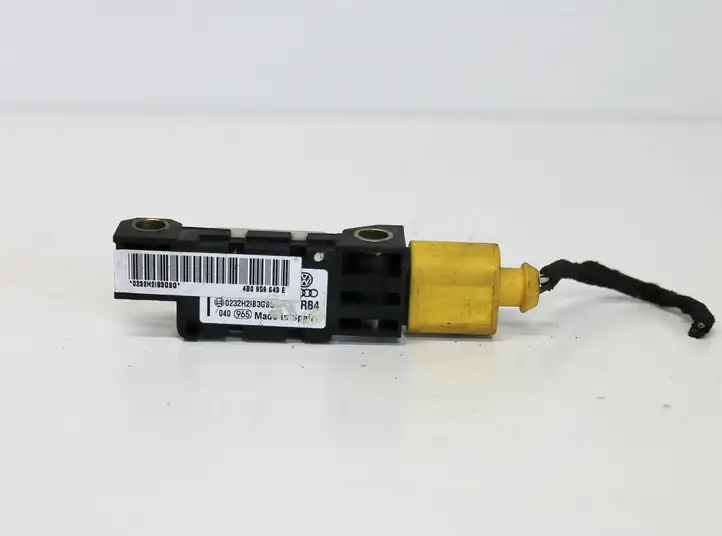 Audi A4 S4 B6 8E 8H (2000 - 2006) 8E0959643E Датчик удара SRS — фото 1