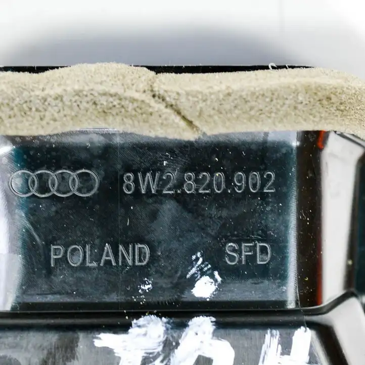 Audi A4 S4 B9 (2015 - 2019) Воздушная решетка панели — фото 6