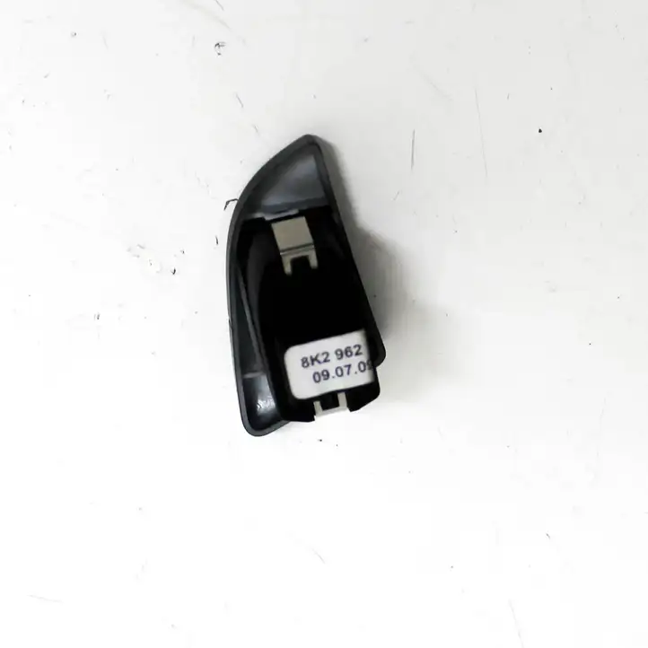 Audi A5 8T 8F (2007 - 2011) 8K2962108A Кнопка фаркопа в багажнике — фото 1