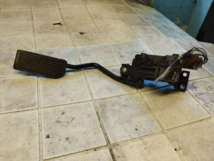 Nissan Almera N16 (2000 - 2010)  18002AU410 Педаль акселератора