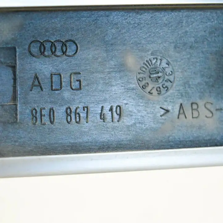 Audi A4 S4 B7 8E 8H (2004 - 2009) 8E0867419 Прочая отделка задней двери — фото 4