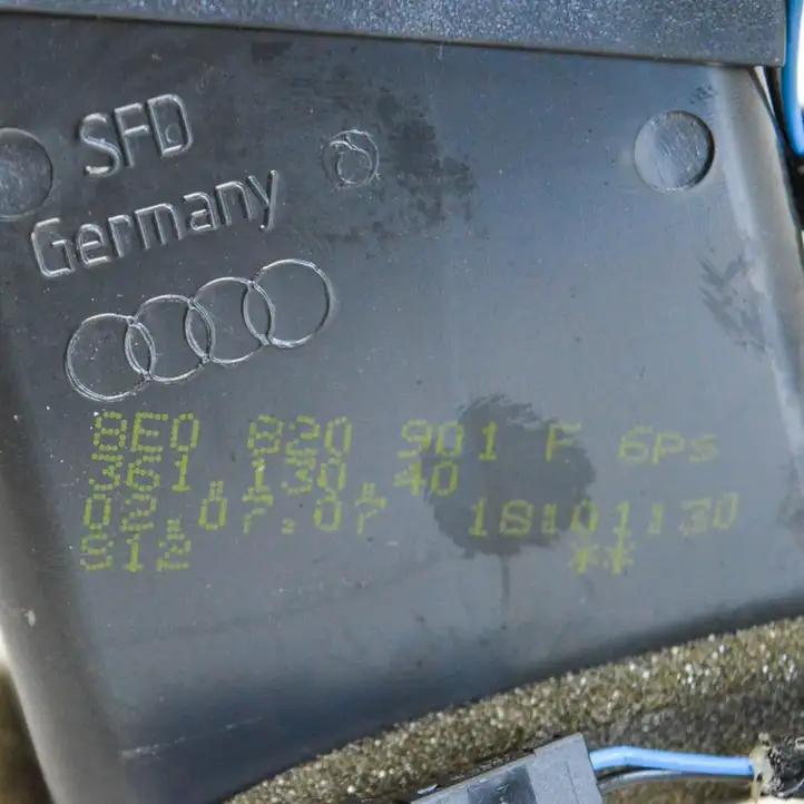 Audi A4 S4 B7 8E 8H (2004 - 2009) 8E0820901F Воздушная решетка панели — фото 3