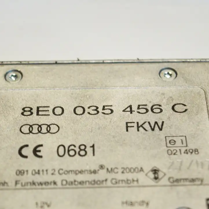 Audi A4 S4 B7 8E 8H (2004 - 2009) 8E0035456C Усилитель антенны — фото 4