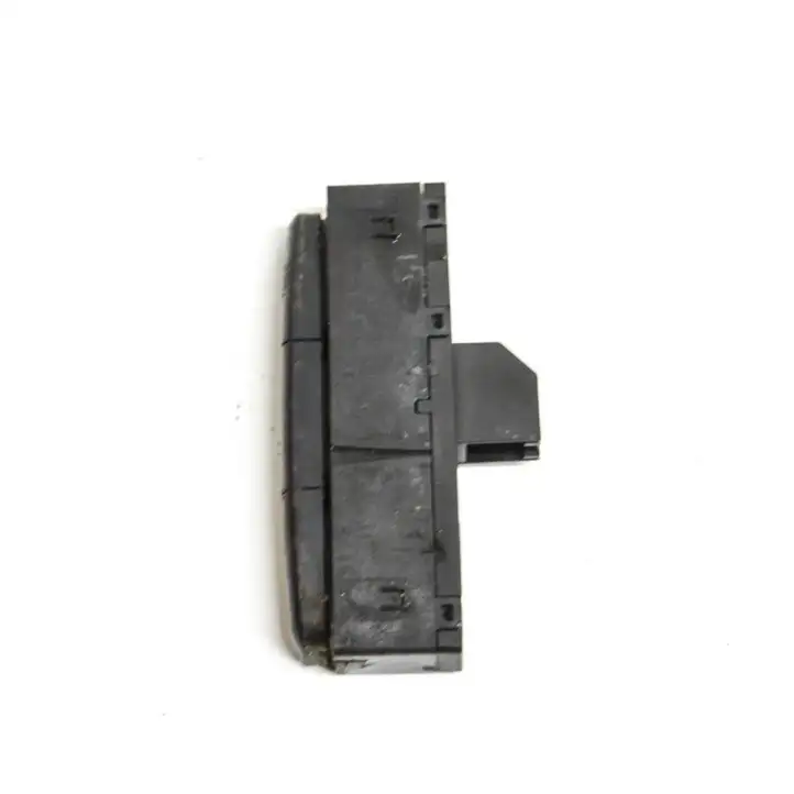 Audi A4 S4 B8 8K (2007 - 2011) 8K0959673 Кнопка фаркопа в багажнике — фото 1