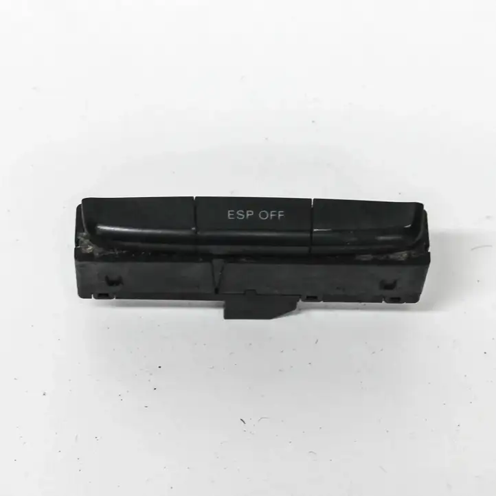 Audi A4 S4 B8 8K (2007 - 2011) 8K0959673 Кнопка фаркопа в багажнике — фото 4