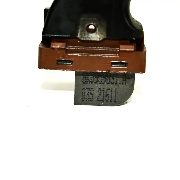 Audi A5 8T 8F (2007 - 2011) 8K0959831A Кнопка фаркопа в багажнике — фото 3