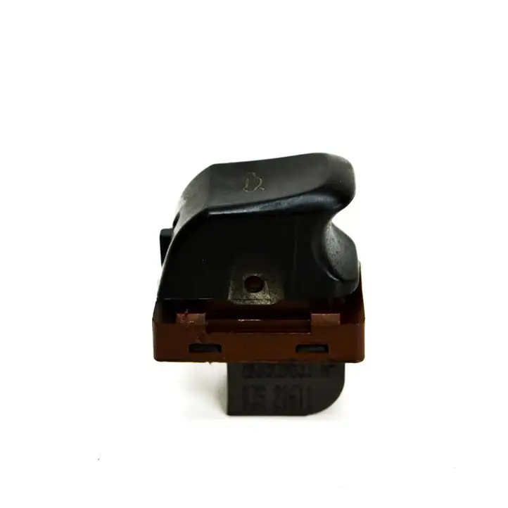 Audi A5 8T 8F (2007 - 2011) 8K0959831A Кнопка фаркопа в багажнике — фото 5