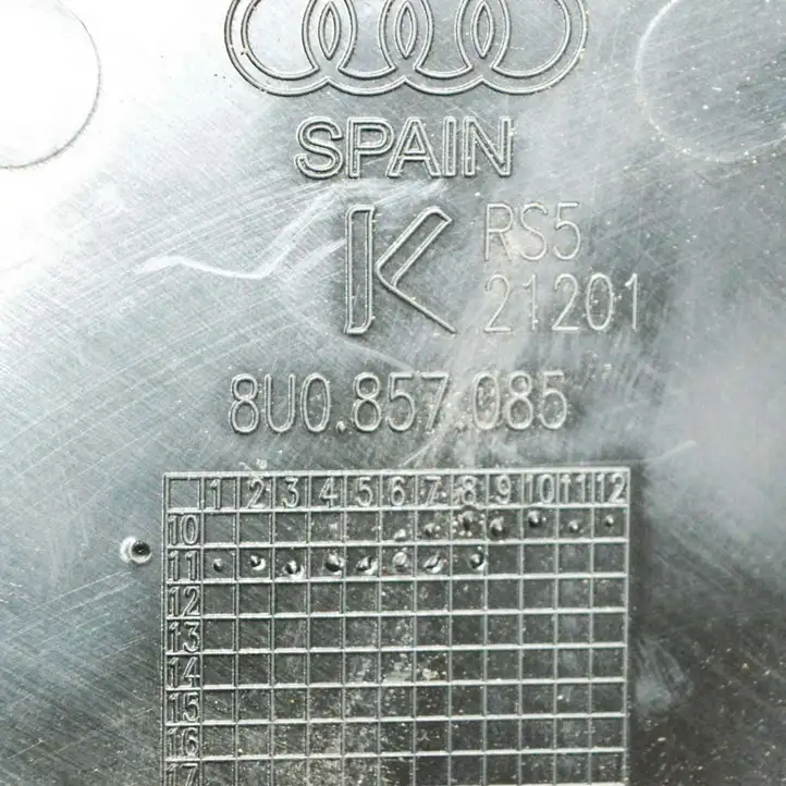 Audi Q3 8U (2011 - 2014) 8U0857085 Прочие детали салона — фото 4