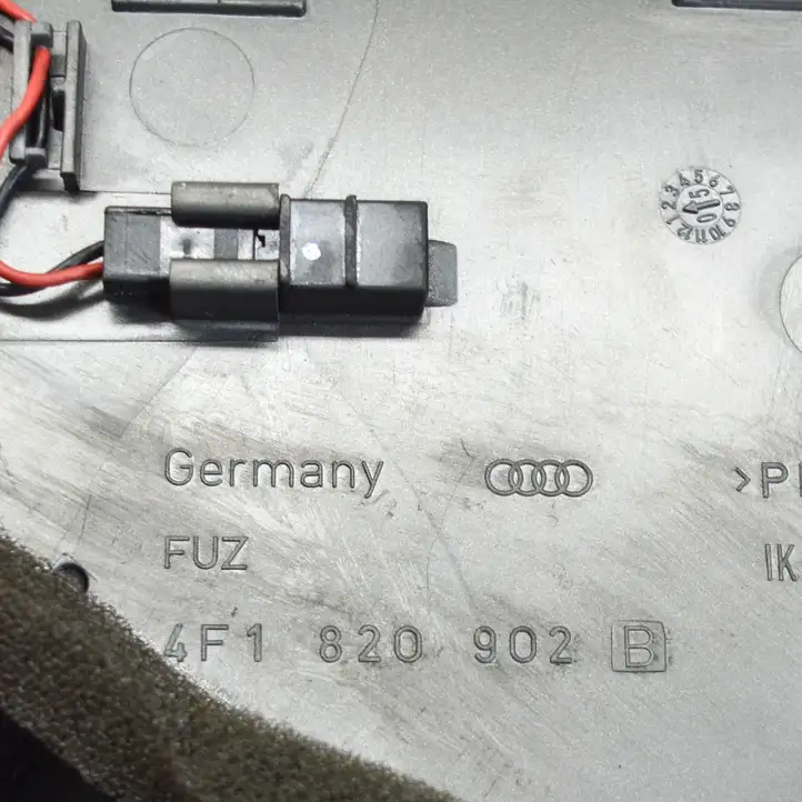 Audi A6 S6 C6 4F (2004 - 2008) 4F1820902B Воздушная решетка панели — фото 4