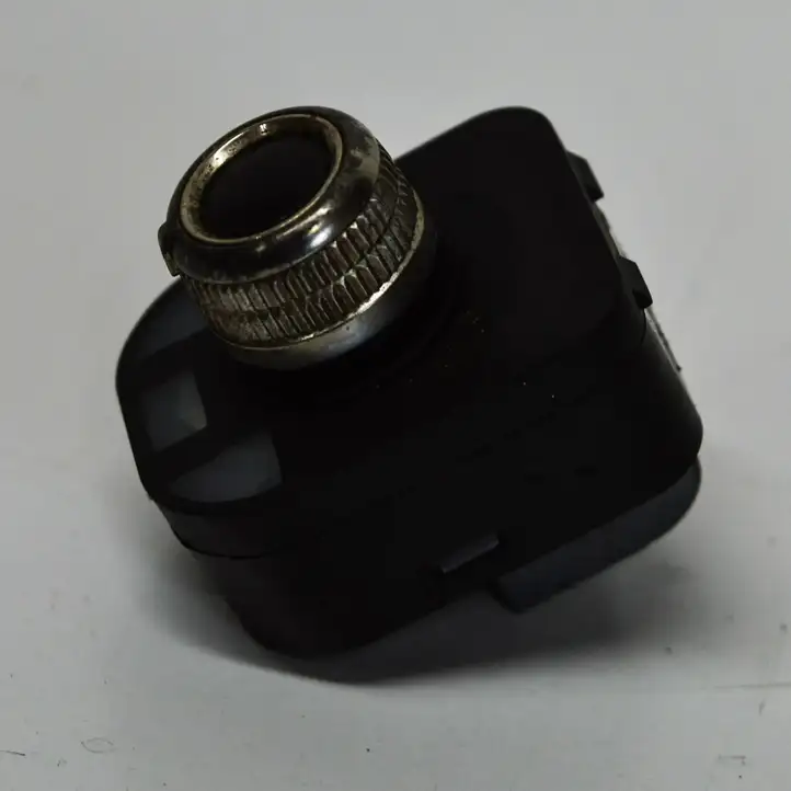 Audi A5 8T 8F (2007 - 2011) 8K0959565F Кнопка фаркопа в багажнике — фото 2