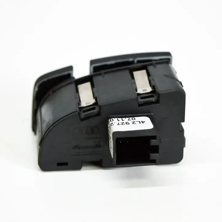 Audi A6 S6 C6 4F (2008 - 2011) 4L2927227 Кнопка фаркопа в багажнике — фото 4
