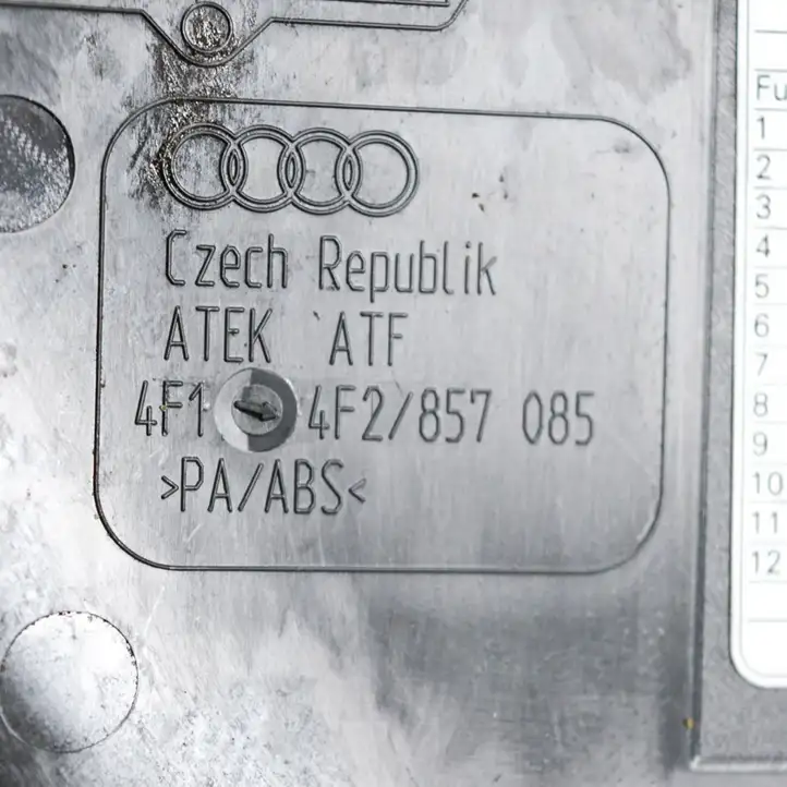 Audi A6 S6 C6 4F (2008 - 2011) 4F14F2857085 Прочие детали салона — фото 2
