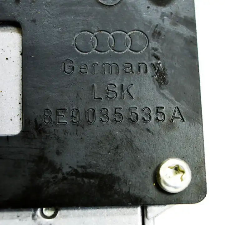 Audi A4 S4 B7 8E 8H (2004 - 2009) 8E0035456B Усилитель антенны — фото 5