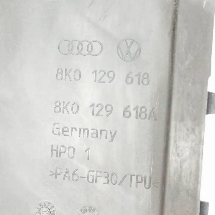 Audi A4 S4 B8 8K (2007 - 2011) 8K0129618 Прочие детали моторного отсека — фото 3
