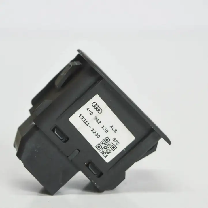 Audi A6 C7 (2011 - 2014) 4H0962109 Кнопка фаркопа в багажнике — фото 5