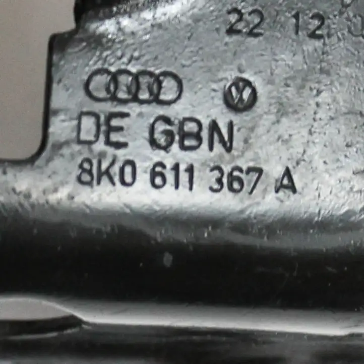 Audi A4 S4 B8 8K (2011 - 2015) 8K0611367A Прочие детали моторного отсека — фото 5