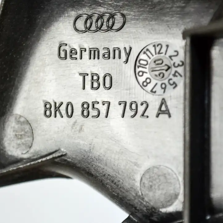 Audi A4 S4 B8 8K (2007 - 2011) 8K0857792A Прочие детали салона — фото 1