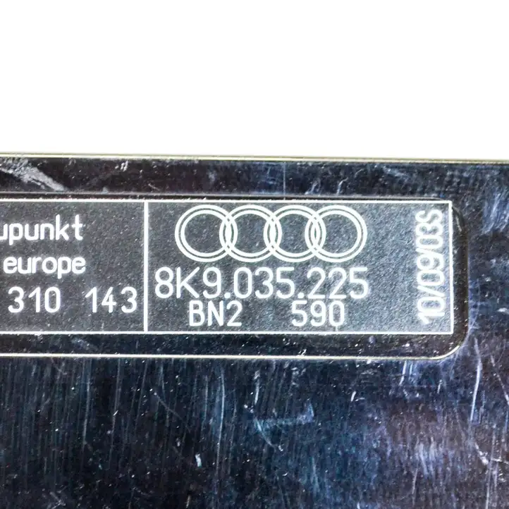Audi A4 S4 B8 8K (2007 - 2011) 8K9035225 Усилитель антенны — фото 4