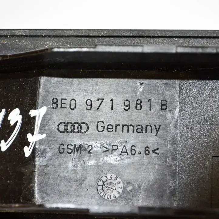 Audi A4 S4 B6 8E 8H (2000 - 2006) 8E0971981B Прочие детали салона — фото 3