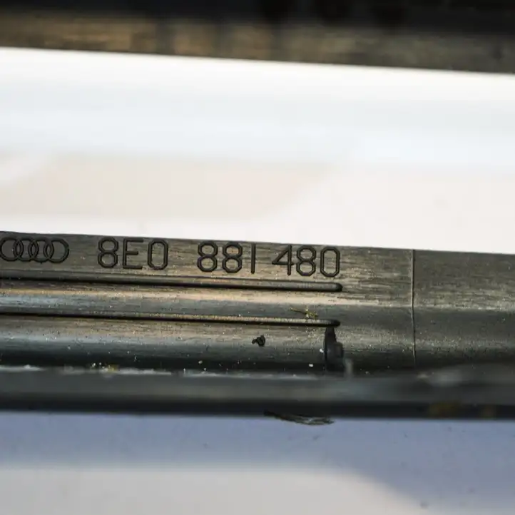 Audi A4 S4 B6 8E 8H (2000 - 2006) 8E0881480 Прочие детали салона — фото 4