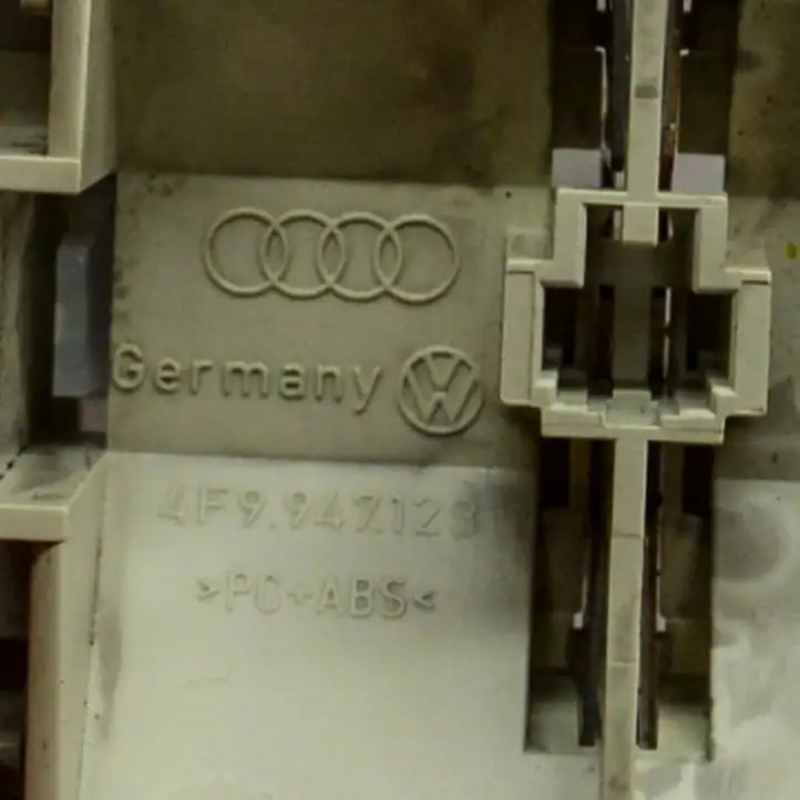 Audi A6 S6 C6 4F (2004 - 2008) 4F9947123 Передняя подсветка — фото 4