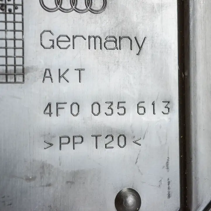 Audi A6 S6 C6 4F (2004 - 2008) 4F0035613 Прочие детали салона — фото 3