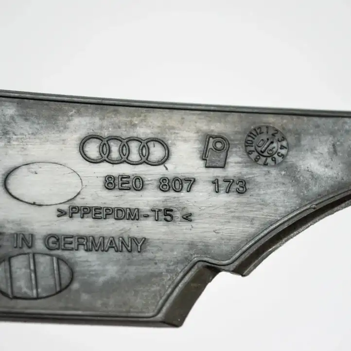 Audi A4 S4 B7 8E 8H (2004 - 2009) 8E0807173 Нижняя решетка переднего бампера — фото 3