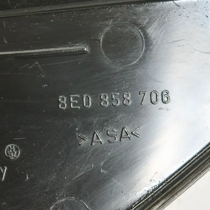 Audi A4 S4 B6 8E 8H (2000 - 2006) 8E0858706 Прочие детали салона — фото 3