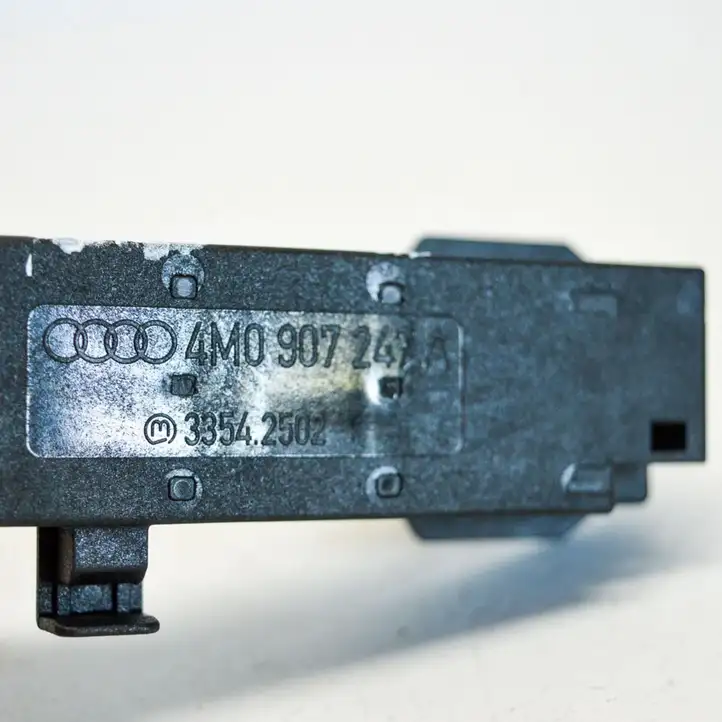 Audi A4 S4 B9 (2015 - 2019) 4M0907247A GPS антенна — фото 4