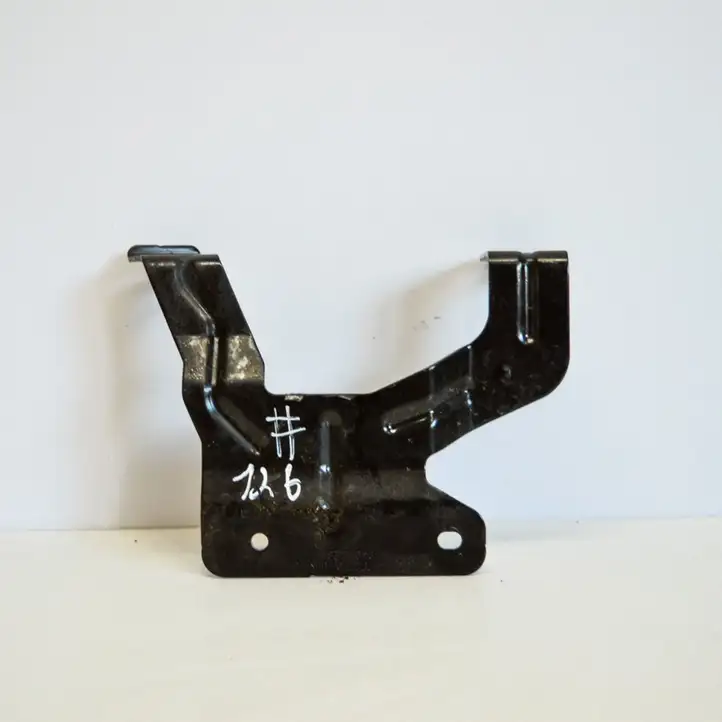 Audi A4 S4 B9 (2015 - 2019) 8W0121232F Прочие детали моторного отсека — фото 1