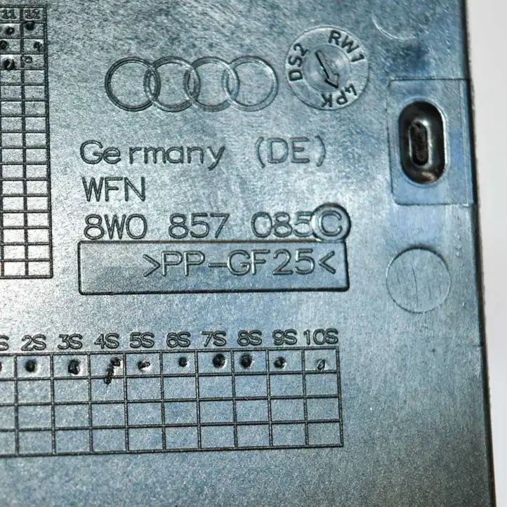 Audi A4 S4 B9 (2015 - 2019) 8W0857085C Прочие детали салона — фото 3