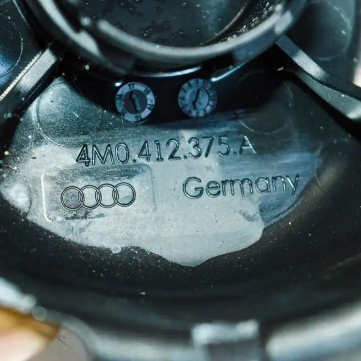 Audi A4 S4 B9 (2015 - 2019) 4M0412375A Прочие детали салона — фото 3