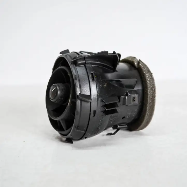 Audi A1 (2010 - 2014) 8X2820951 Воздушная решетка панели — фото 3