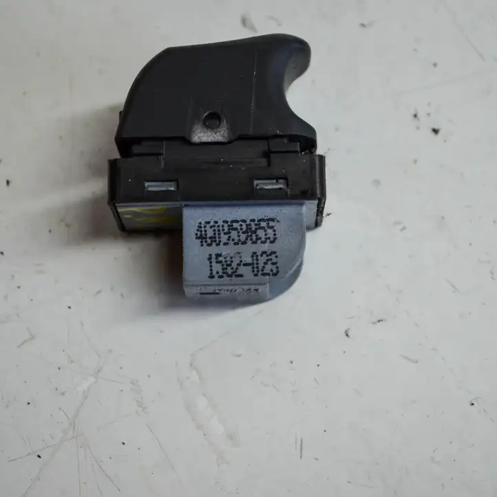 Audi A1 (2010 - 2014) 4G0959855 Кнопка стеклоподъемников — фото 2