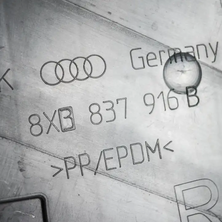 Audi A1 (2010 - 2014) 8X3837916B Прочие детали салона — фото 3
