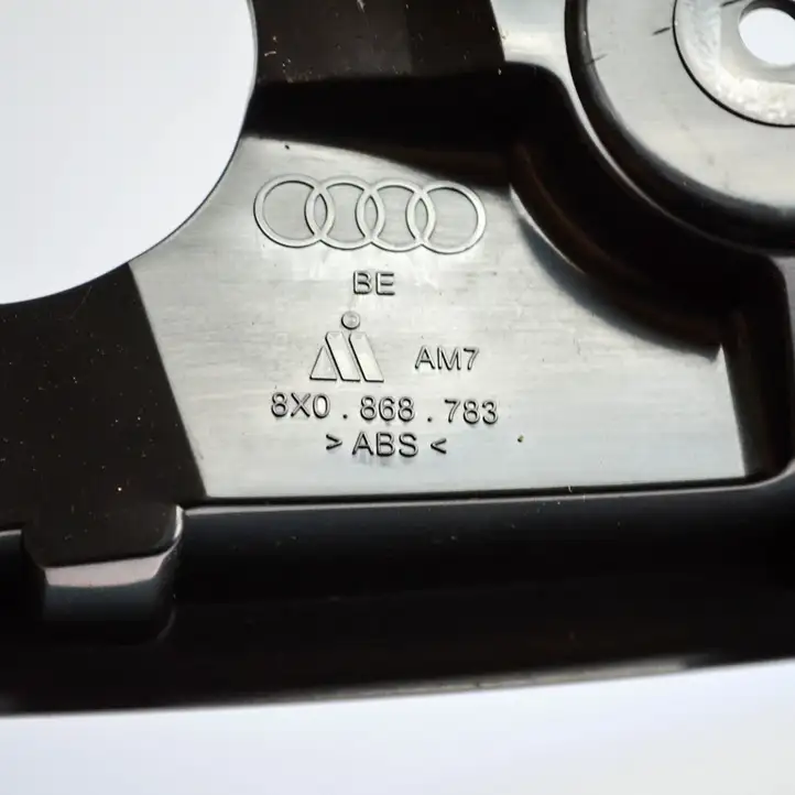 Audi A1 (2010 - 2014) 8X0868783 Прочие детали салона — фото 3