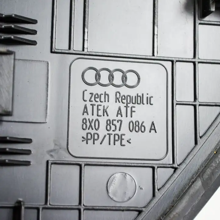 Audi A1 (2010 - 2014) 8X0857086A Прочие детали салона — фото 3