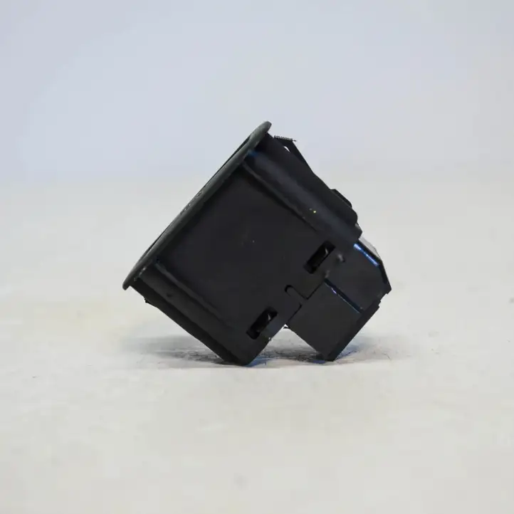 Audi A3/S3 8V (2012 - 2016) 4F0962109B Кнопка фаркопа в багажнике — фото 3