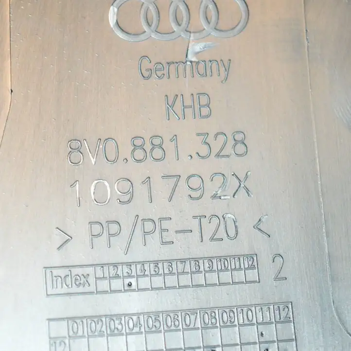 Audi A3/S3 8V (2012 - 2016) 8V0881328 Прочие детали салона — фото 4